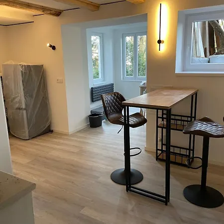Studio-apartment Mit Separatem Eingang, 63qm Apartment