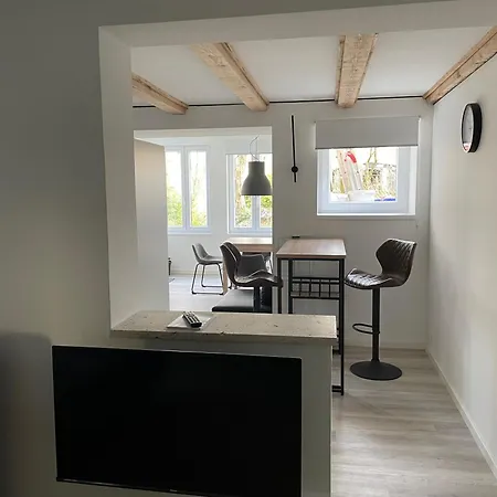 Studio-apartment Mit Separatem Eingang, 63qm 아파트