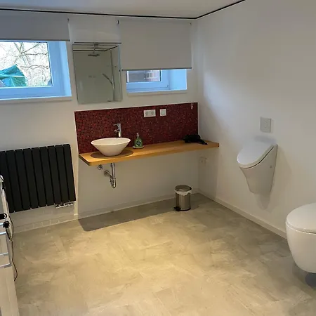 아파트 Studio-apartment Mit Separatem Eingang, 63qm *